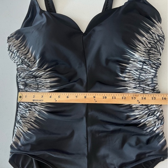 Miraclesuit Silver Shores Temptress 1 Piece Swimsuit Tummy Control Black Sz 18 - Picture 10 of 16